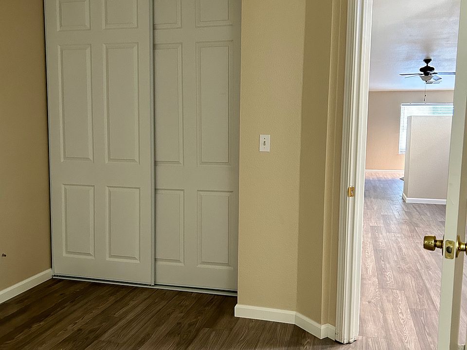 1st image of 48 Gold Crest Ct