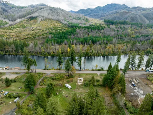 49687 McKenzie Hwy, Vida, OR 97488