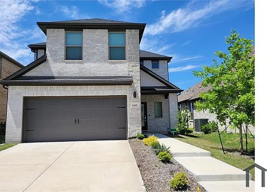 2401 Green River Rd — Photo 9