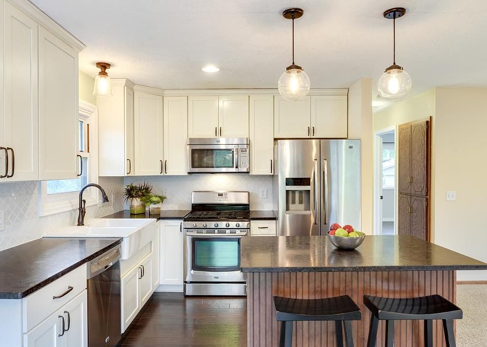 1st image of 8648 N Zinnia Way
