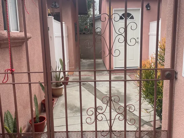 2815 S Baltic Ave, Long Beach, CA 90810