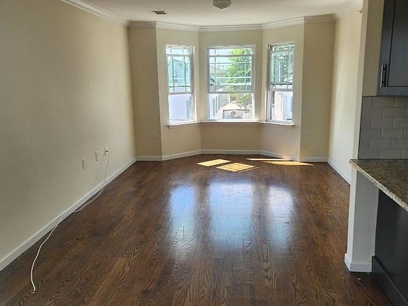 3rd image of 25 Amity St