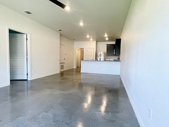 4th image of 1138 Lindsey Dr #B