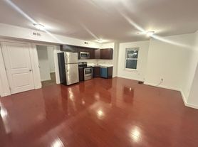 2000 -02 N 18th Street