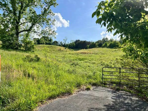 1685 Lone Oak Rd, Johnson City, TN 37604