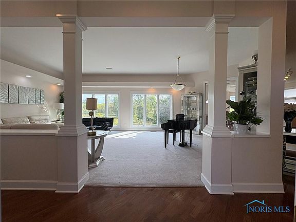 5th image of 107 Deerfield Cir