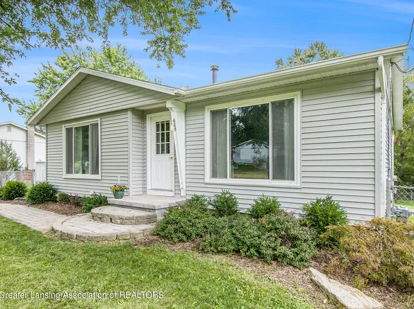 605 Washington St, Leslie, MI 49251