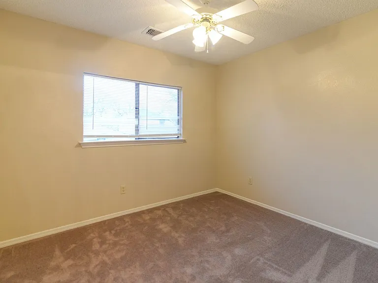 11815 Sunrise Dr — Photo 13