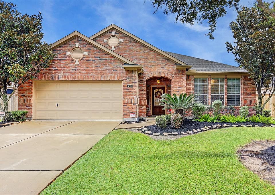 Welcome home to 318 River Briar Lane in Rivers Edge--Bring your bags and move on in!