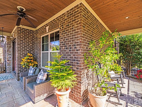 3rd image of 126 Forsythia Ln