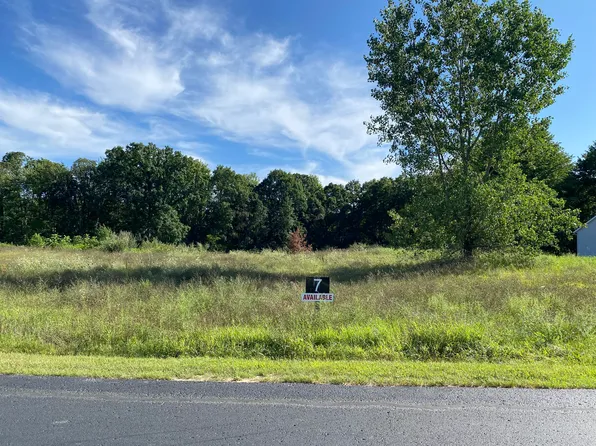2290 Quarter Horse Dr #7, Cedar Springs, MI 49319