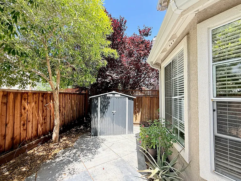 863 Dederick Ct — Photo 63