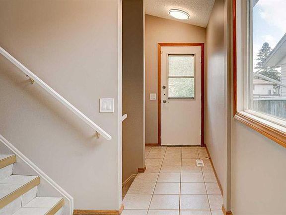 4th image of 27 N Dovely Way SE