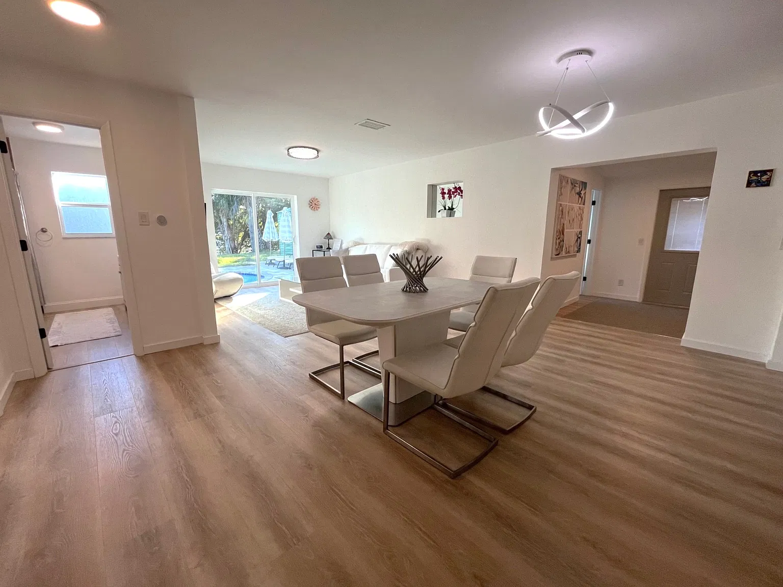 1382 Rordon Ave — Photo 4