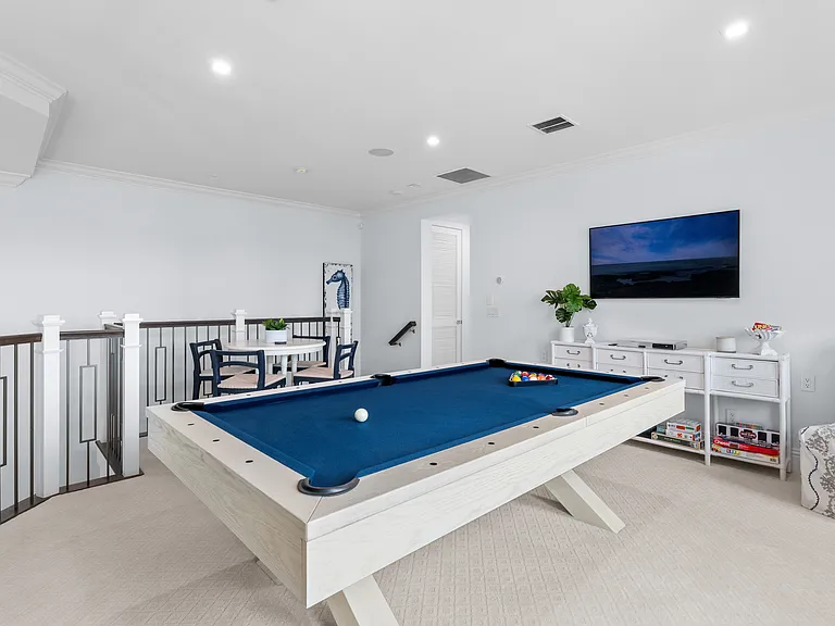 8955 Redonda Dr — Photo 35