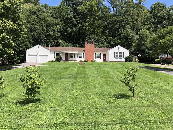 2nd image of 906 S Chilhowee Dr