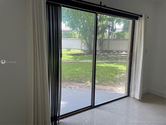 5th image of 8290 Lake Dr APT 128