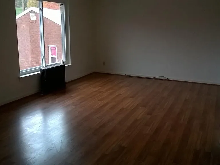1000 Hartman St #5 — Photo 3