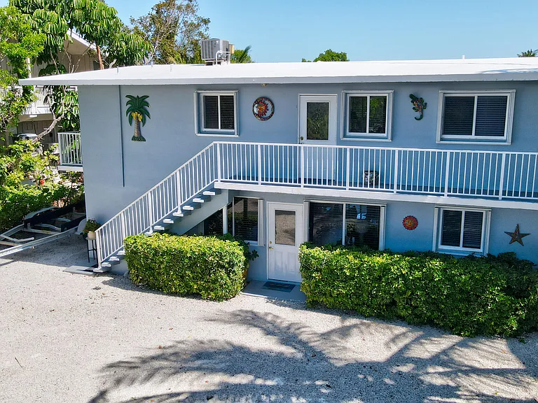 130 Plantation Ave #UPPER — Photo 1
