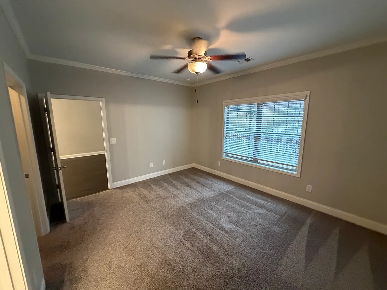 3 bed, 2.5 bath, 1506 sqft, $2,050 — Photo 4