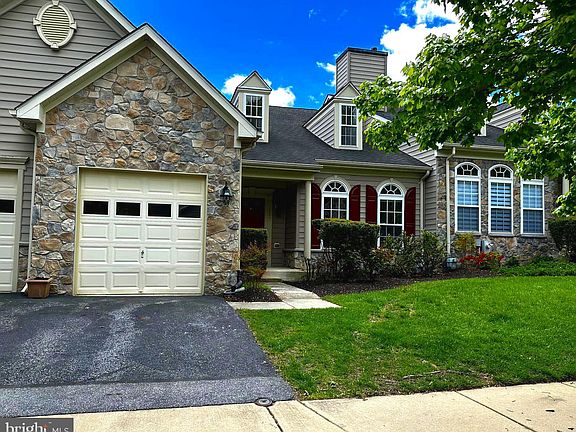 2nd image of 241 Teapot Ct