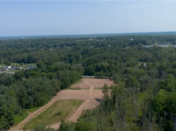 9141 River Rd #27, Phoenix, NY 13135