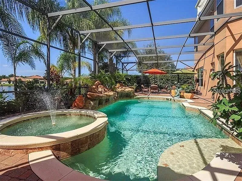5 bed, 4.0 bath, 3741 sqft, $3,300 — Photo 2