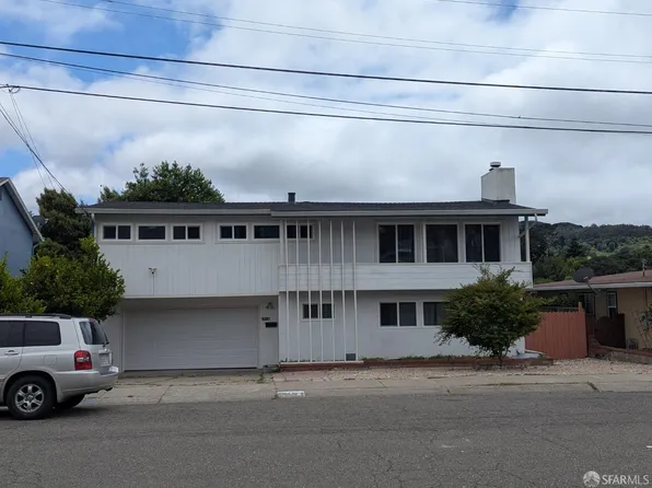 2910 Sheldon Dr, Richmond, CA 94803