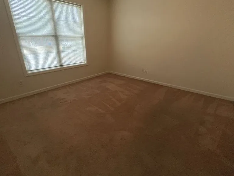 2922 Howard Ave — Photo 7