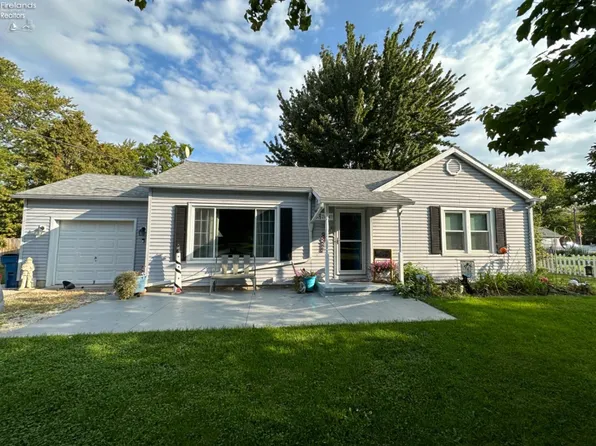 21041 Elmwood St, Williston, OH 43468