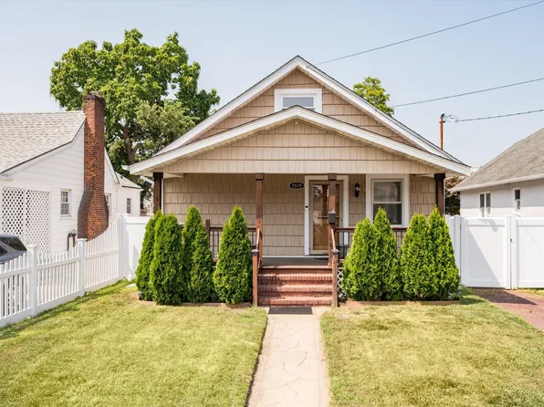1039 Steele Boulevard, Baldwin, NY 11510