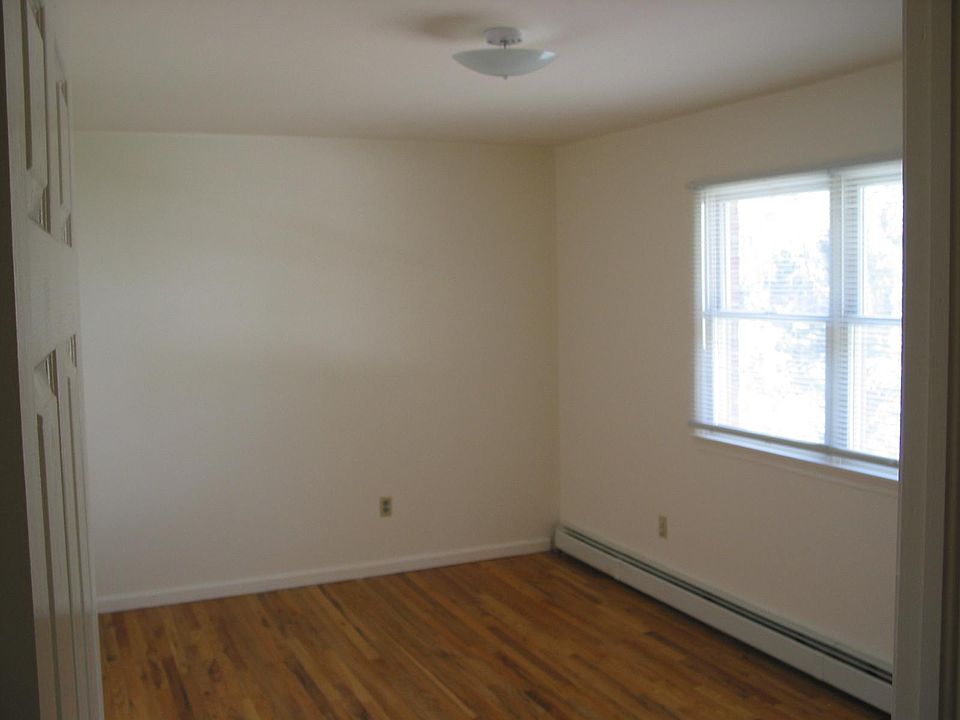 2nd image of 91 Fortfield Ave APT 1A
