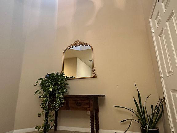 4th image of 625 Topaz Ln