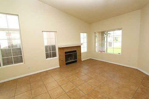 4th image of 17855 Dianthus Ave