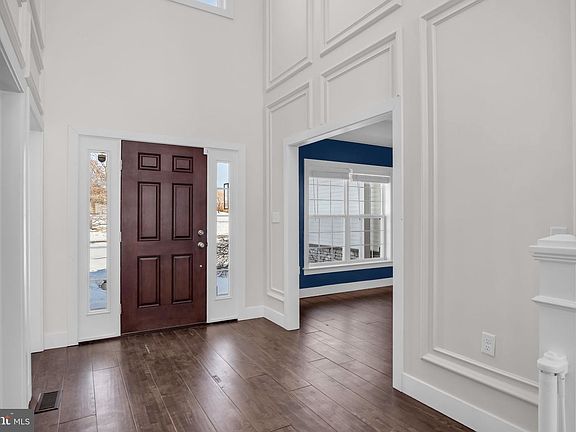 3rd image of 4 Peyton Dr