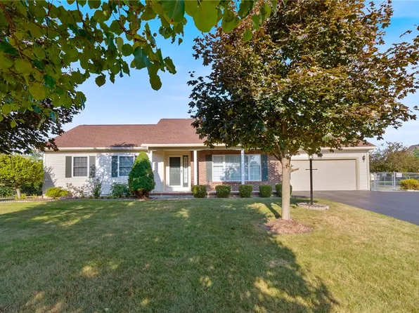 112 Jason Dr, Newark, NY 14513