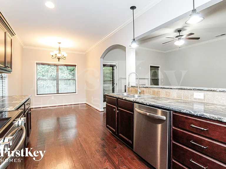 2067 Kerry Cir — Photo 8