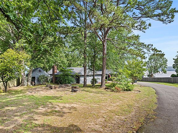 2nd image of 115 Jennifer Dr