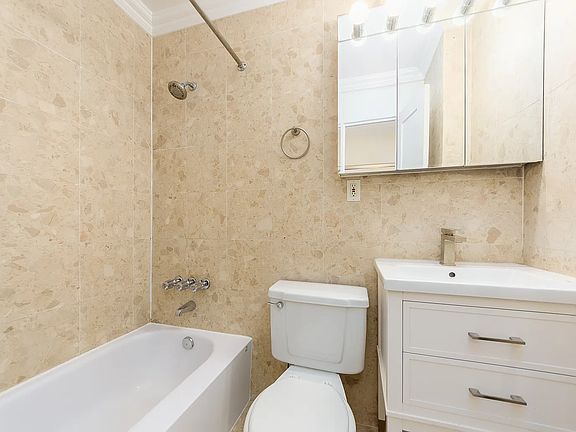 3rd image of 304 W 92nd St APT 4A