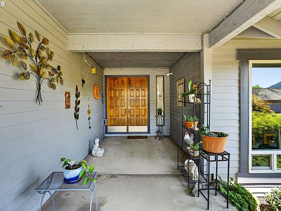 4th image of 3317 SW 26th St
