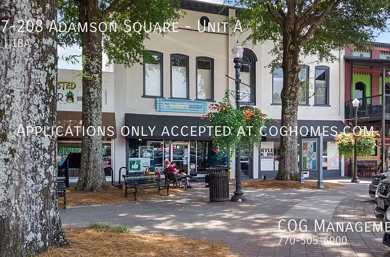 207-208 Adamson Sq #A — Photo 1