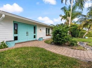 555 Whispering Pine Ln, Naples, FL 34103