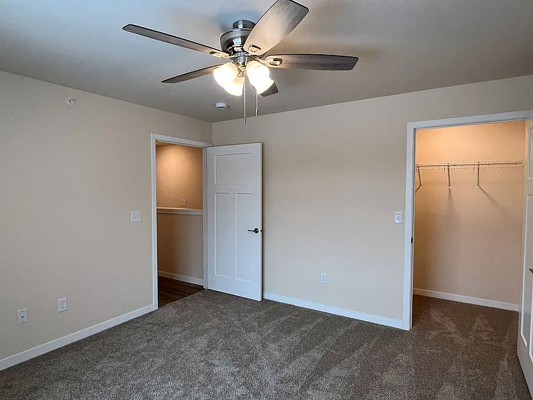 713 Caroline St — Photo 193
