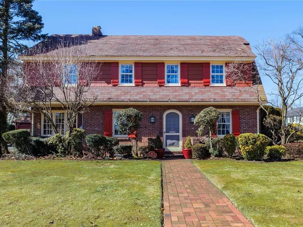 88 Harvard Avenue, Rockville Centre, NY 11570