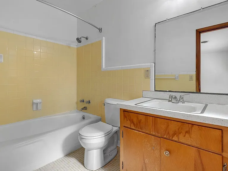 123 Columbia Dr #A — Photo 8