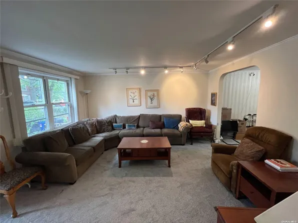 56-50 206th Street, Oakland Gardens, NY 11364