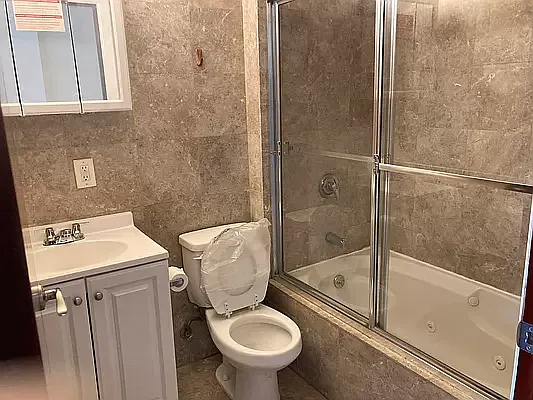 Rented by 18 REALTY | media 5