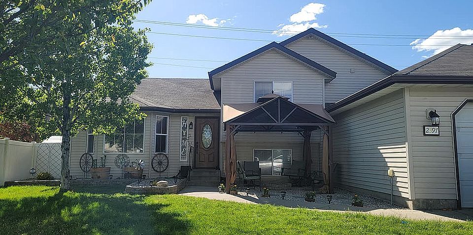Front Yard 5/2021