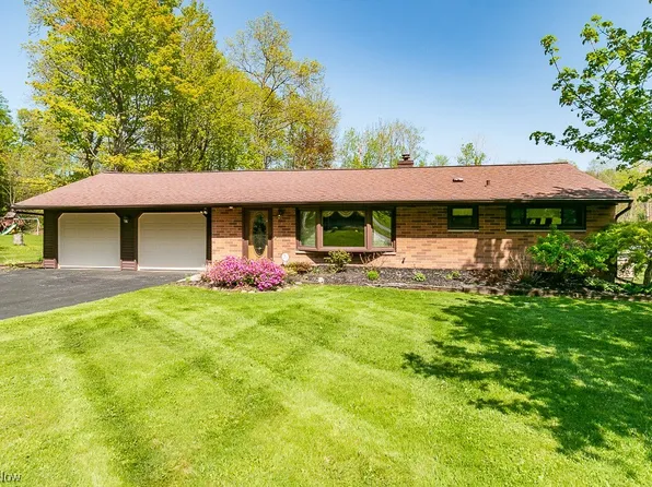 10925 Henning Dr, Chardon, OH 44024