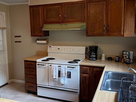 3rd image of 207 Franklin Br